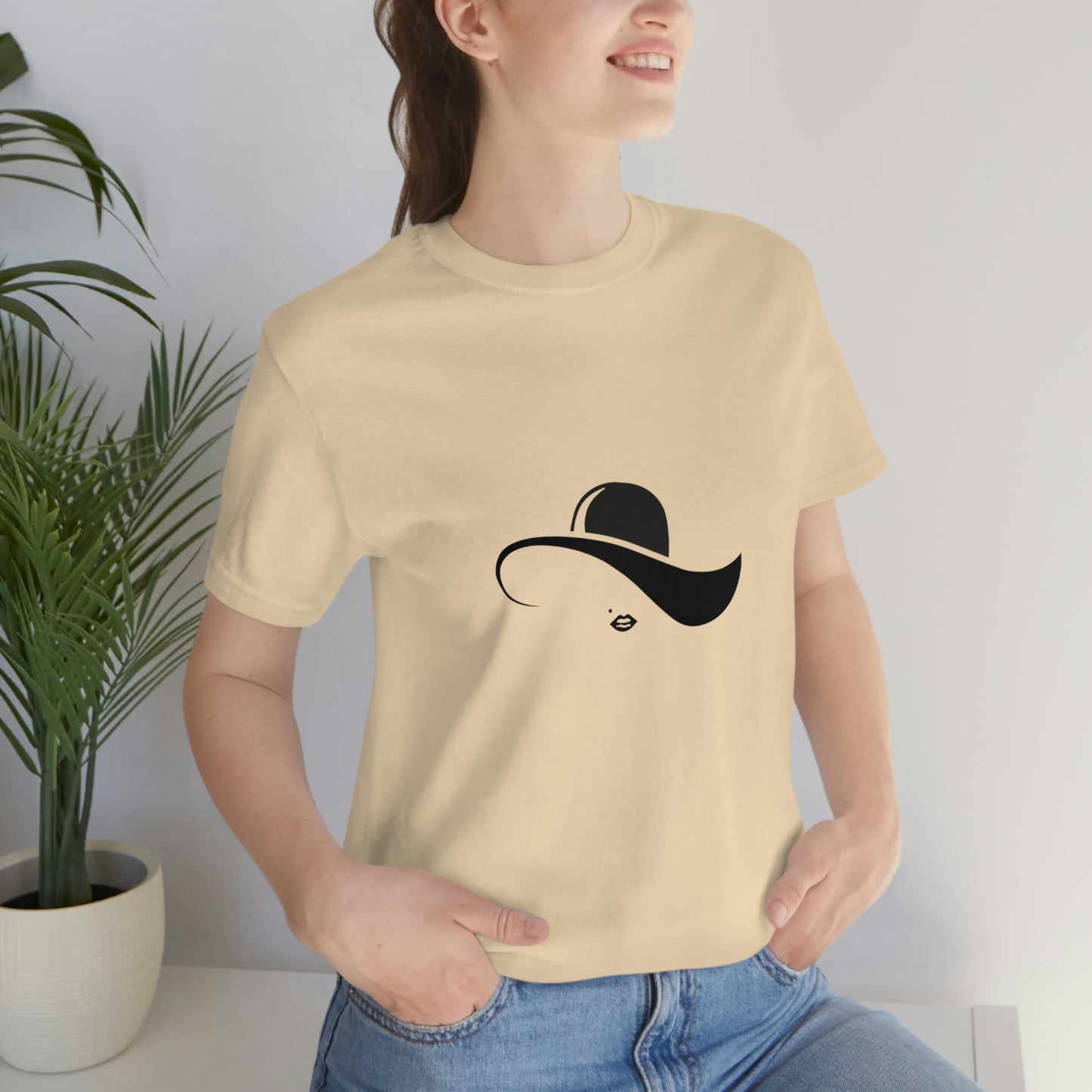 ‘Elegant hat’ Unisex Jersey Short Sleeve Tee