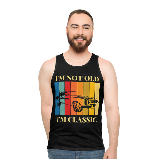 Camiseta de tirantes unisex 'No soy viejo, soy un clásico' (AOP)