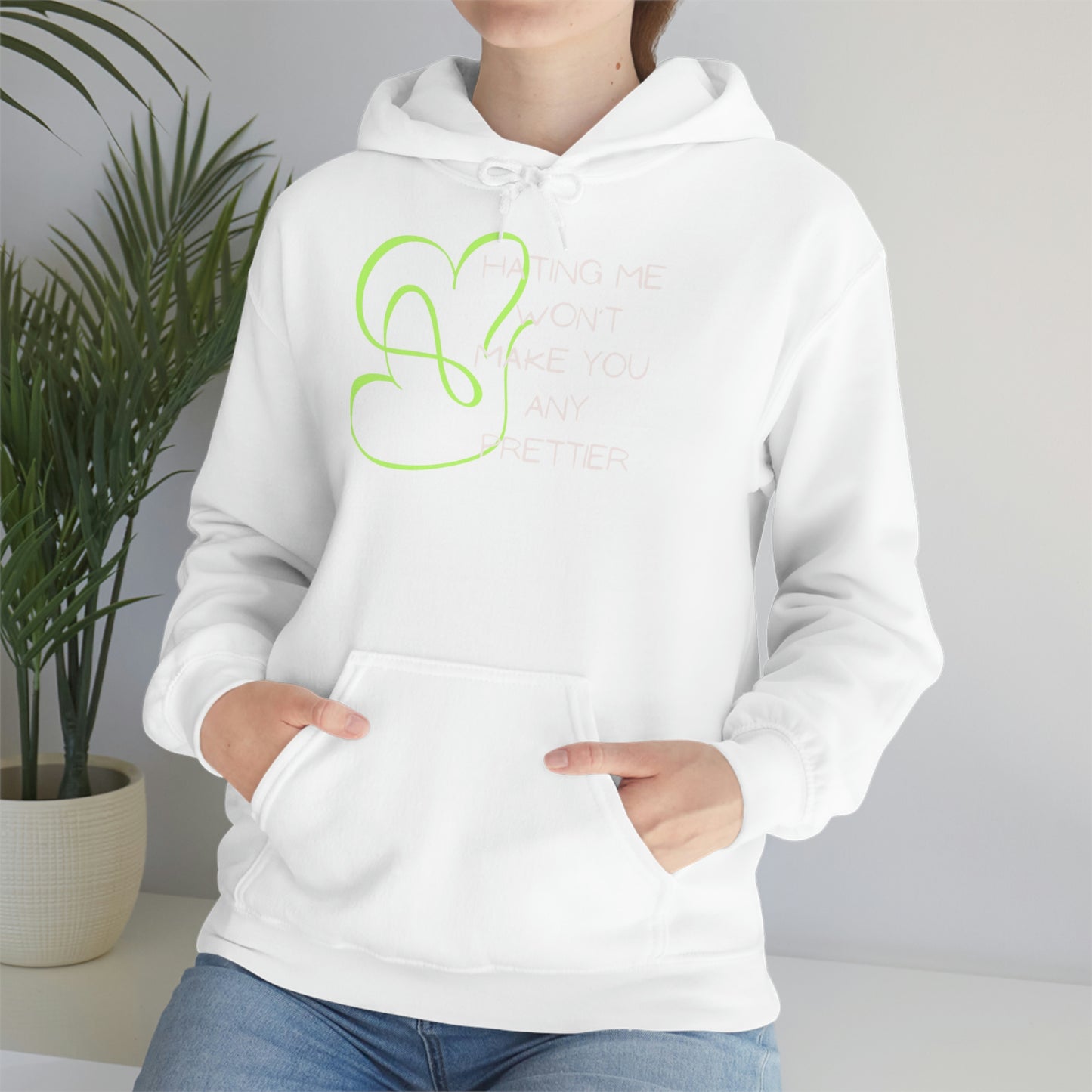 Sudadera con capucha unisex Heavy Blend™ "Odiarme no te hará más bonita"